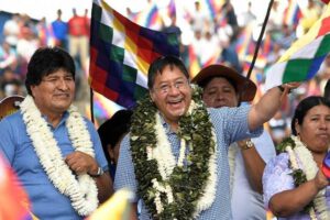 El Presidente Luis Arce y Evo Morales discuten sobre el grupo Pachajcho