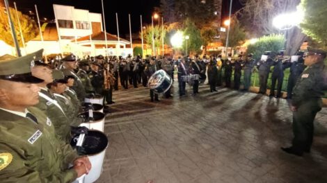 Fatescipol de Caracollo y Huanuni unen bandas musicales para ofrecer una retreta