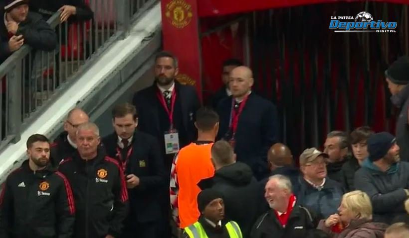 Cristiano Ronaldo enfadado por las decisiones del entrenador del Manchester United