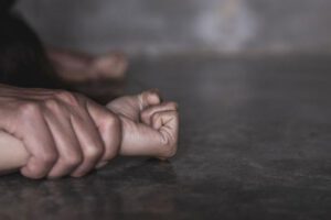 Niña víctima de violaciones en La Paz