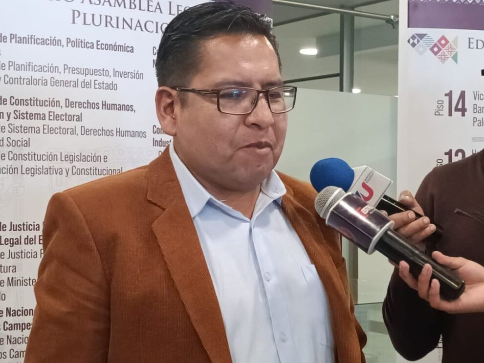 Conflictos en el cabildo por el diputado del MAS, Juan José Jáuregui