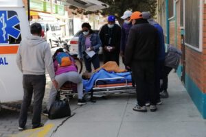 vuelco de un bus en La Paz - Oruro