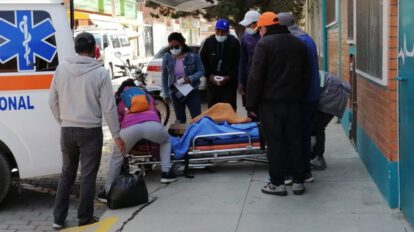 vuelco de un bus en La Paz - Oruro