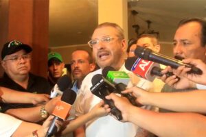 Rómulo Calvo exige cambios en el gabinete de Luis Arce