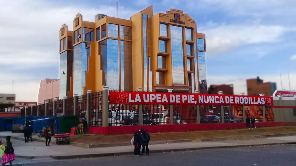 Imagen Ilustrativa de la Universidad Pública de El Alto sobre movilizaciones por el teniente Casanova