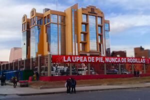 Imagen Ilustrativa de la Universidad Pública de El Alto sobre movilizaciones por el teniente Casanova
