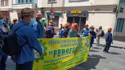 Mineros de Ferreco marchan en La Paz para exigir régimen tributario sostenible