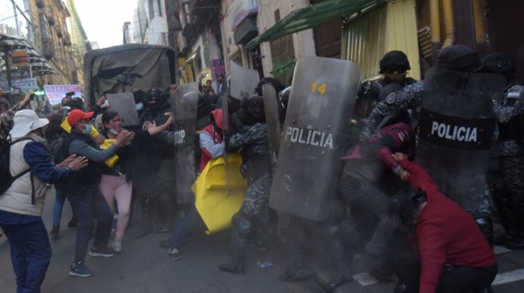 Gobierno captura dirigentes en protestas sociales