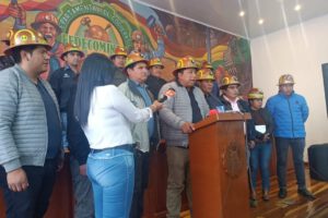 Mineros de Fedecomin en movilizaciones en La Paz