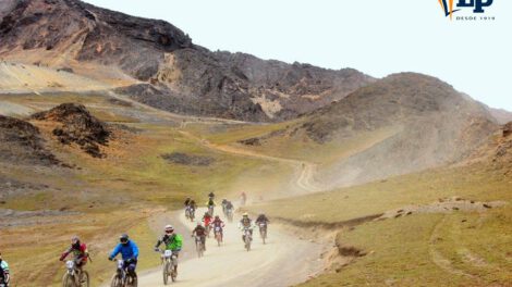 La prueba de ciclismo Jacha Avalancha en Sorata