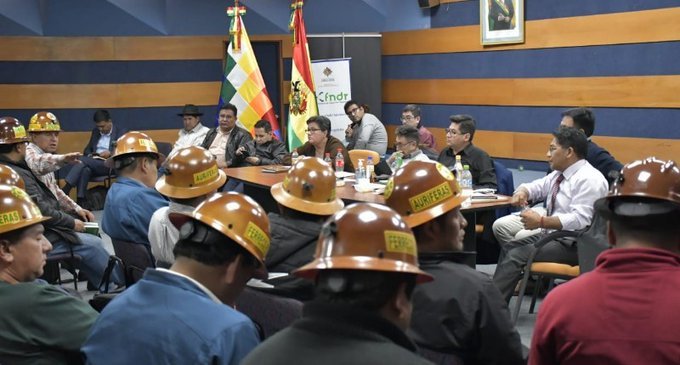 Acuerdo mineros auríferos con el Gobierno sobre impuesto al oro