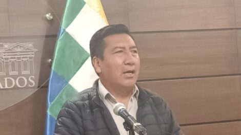 Andrés Flores Condori asume como nuevo jefe de la bancada nacional del MAS