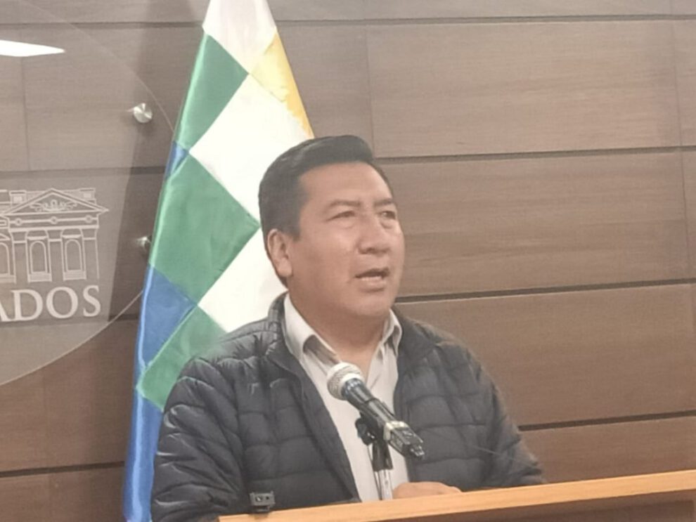 Andrés Flores Condori asume como nuevo jefe de la bancada nacional del MAS
