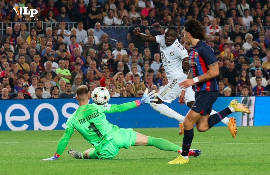 Sadio Mané abrió la ruta del triunfo del Bayern en su visita al Barcelona