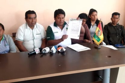 Autodefensa de Adepcoca liderada por Paulino Blanco durante conferencia de prensa