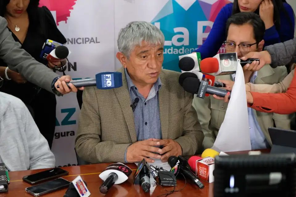 El alcalde Iván Arias en conferencia de prensa sobre el Encuentro nacional por el Censo