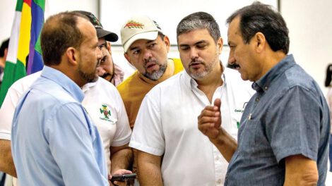 Miembros del Comité Interinstitucional por el Censo en reunión