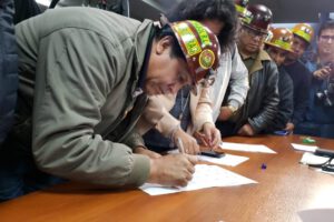 Impuesto a auríferos en Bolivia