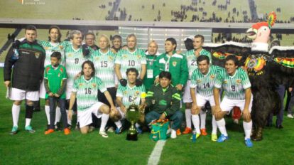 Mundialistas del 94 y figuras de Real Potosí en partido benéfico