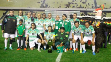Mundialistas del 94 y figuras de Real Potosí en partido benéfico