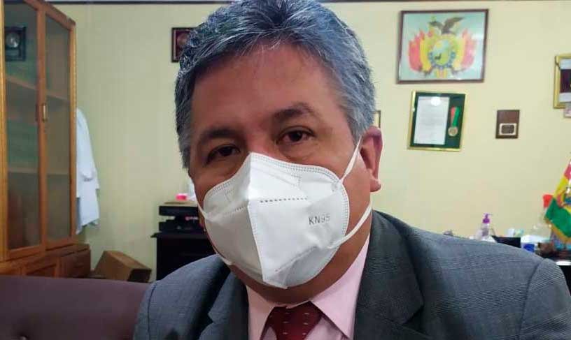 Presidente del Colegio Médico Luis Larrea interceptado conduciendo bajo grado alcohólico