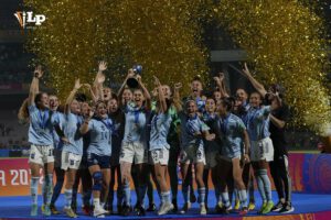 España campeona del mundo Sub-17 damas con el trofeo
