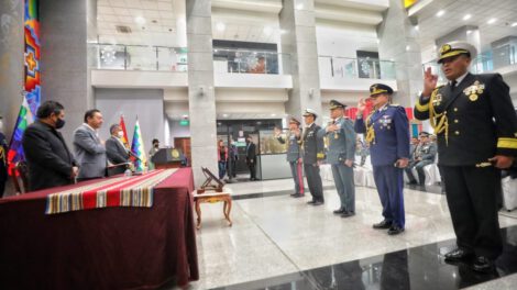 Alto Mando Militar posesionado por el Presidente Arce