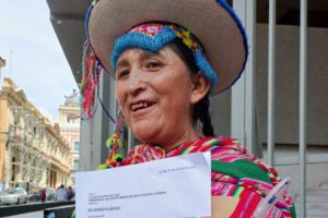 Lidia Patty presenta carta para exigir renuncia del gobernador de Santa Cruz
