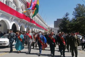 Autoridades saludan los 416 años de fundación de Oruro