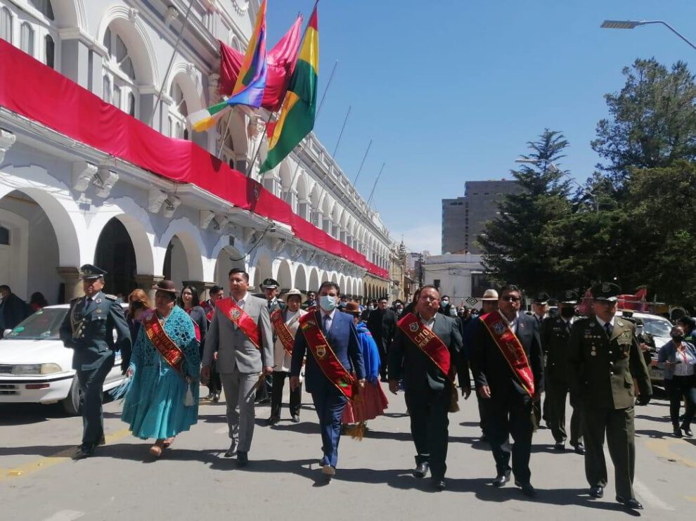 Autoridades saludan los 416 años de fundación de Oruro