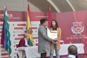 Premiación del Concurso Municipal de Poesía en Oruro