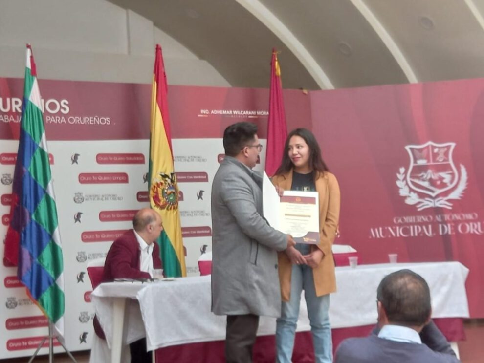 Premiación del Concurso Municipal de Poesía en Oruro