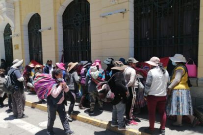 Comerciantes desalojados demandan reubicación de sus puestos