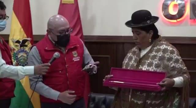 Esperanza Mamani gobernadora Oruro asume el cargo interino