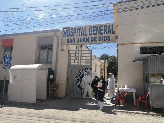 Mantenimiento del tomógrafo en el Hospital General de Oruro