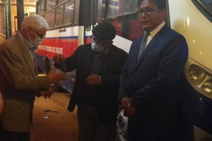 Comunicación Social recibe llaves de su bus