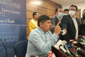 Demanda penal contra Calvo por financiamiento a la RJC
