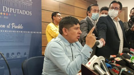 Demanda penal contra Calvo por financiamiento a la RJC