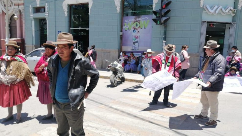 Mantenimiento de caminos en Soracachi