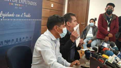 Defensa del MAS por Jhonny Pardo en conferencia de prensa
