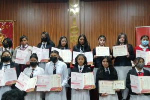 Ganadores del Concurso Departamental de Pintura premiados con becas de estudio