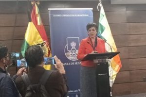 Denuncia al director de la AJAM por incumplimiento de requisitos