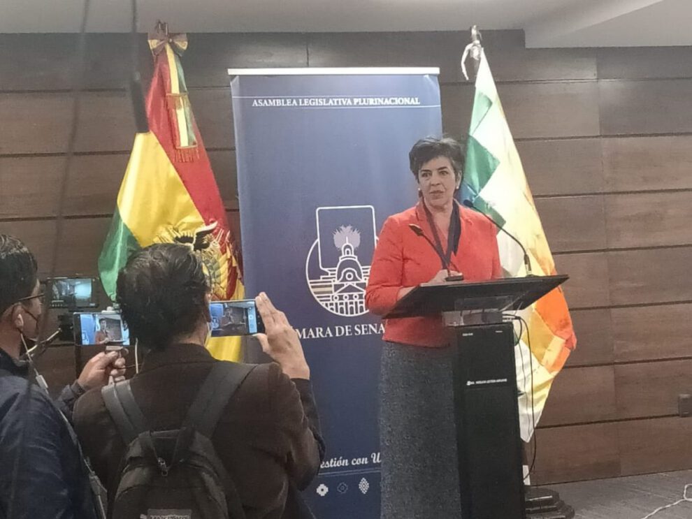 Denuncia al director de la AJAM por incumplimiento de requisitos