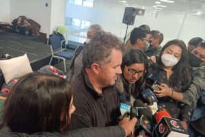 Huelga de hambre diputados CC durante conferencia de prensa