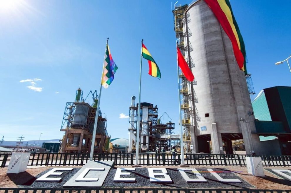 Producción de cemento Ecebol en Oruro