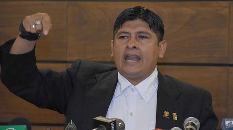 Paro en Santa Cruz y pedido de Rolando Cuellar para disfrutar del mundial