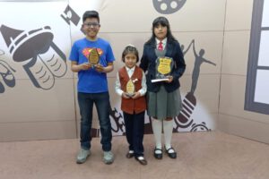 Concurso Departamental de Oratoria con Ashley Tuarez como ganadora