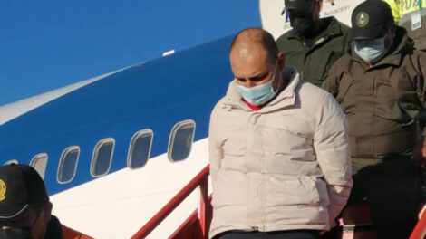 Misael Nallar en el traslado a Palmasola para la reconstrucción del triple asesinato