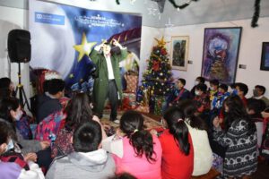 Campaña navideña Aldeas SOS en Oruro