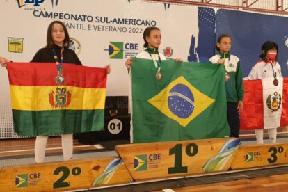 Equipo boliviano de esgrima gana medallas en el sudamericano